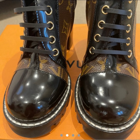 LOUIS VUITTON AUTHENTIC BOOTS - Picture 2 of 4